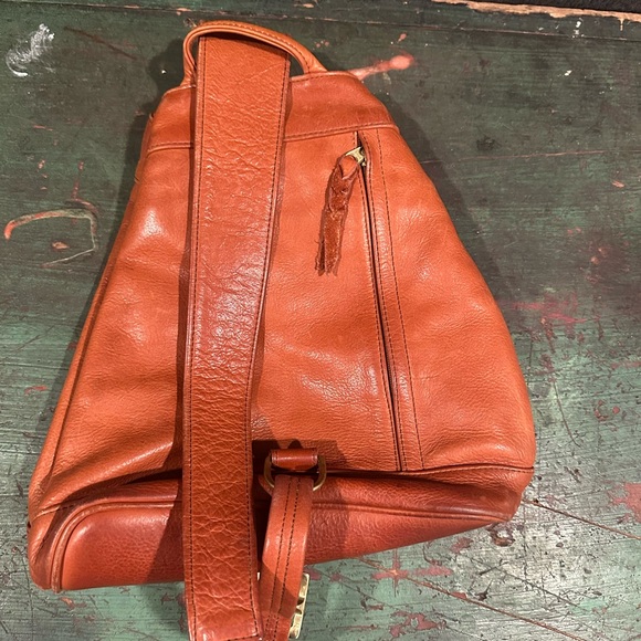 Sven Tan Leather Shoulder Bag - Picture 2 of 5